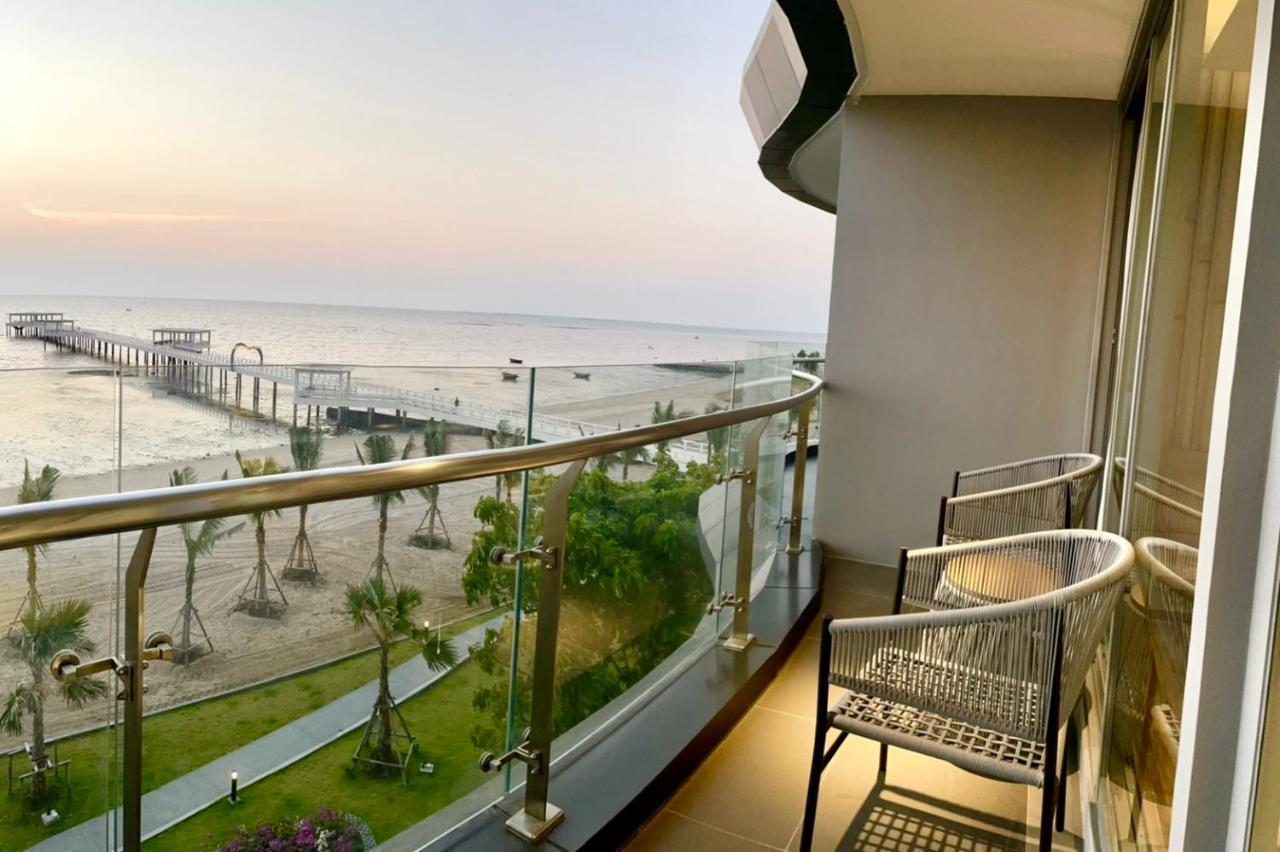 Symphony Of The Sea Hotel Bangsaen Eksteriør billede