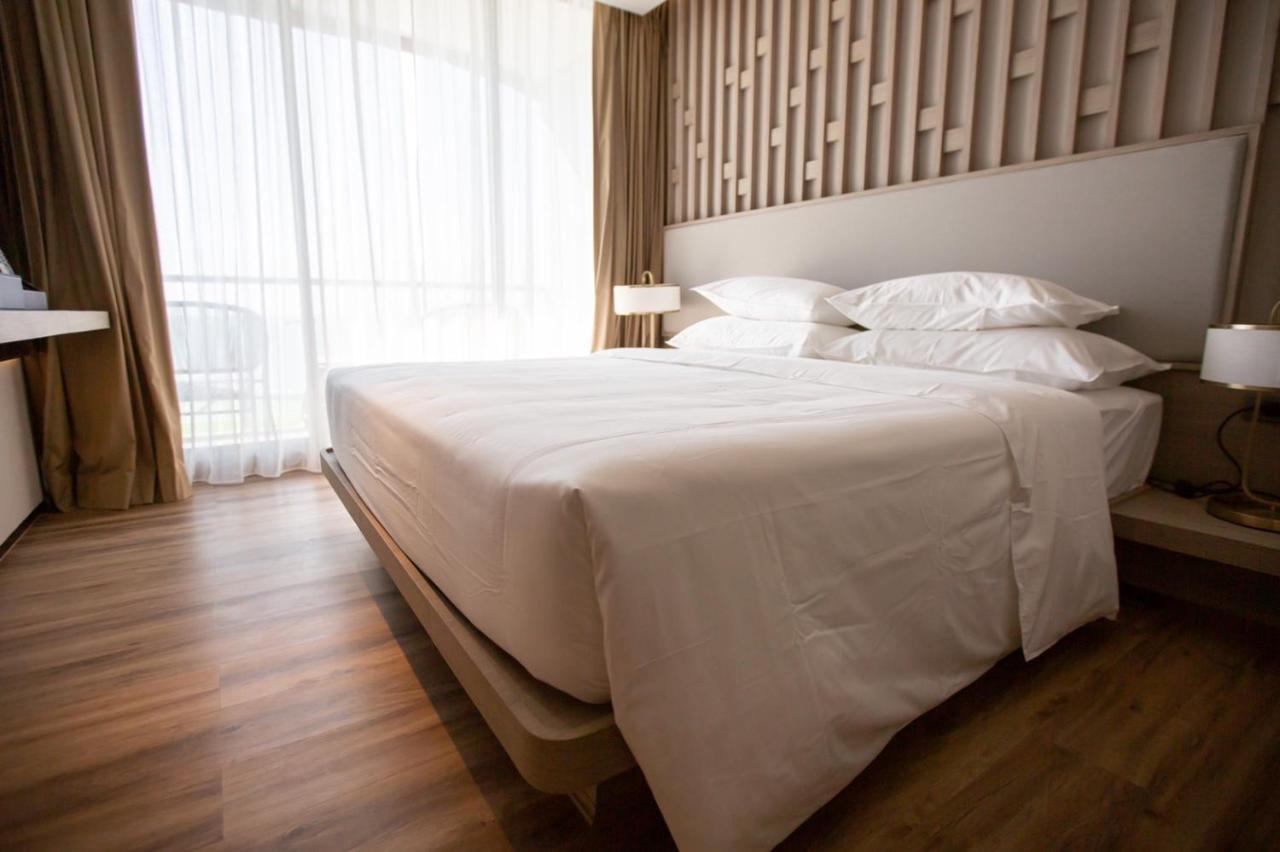 Symphony Of The Sea Hotel Bangsaen Eksteriør billede