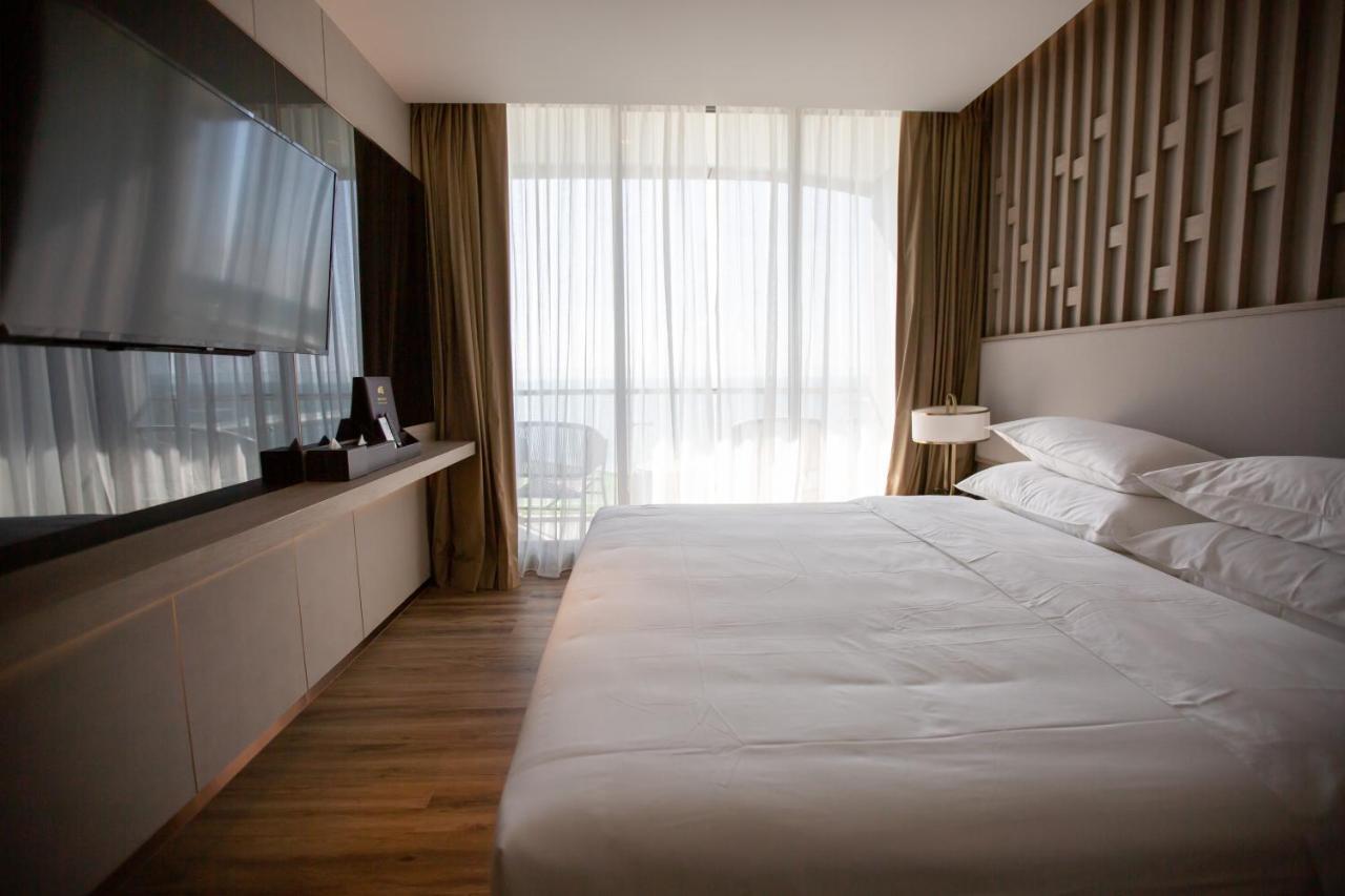Symphony Of The Sea Hotel Bangsaen Eksteriør billede