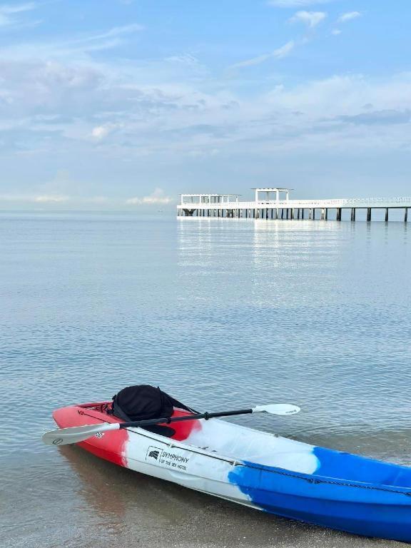 Symphony Of The Sea Hotel Bangsaen Eksteriør billede