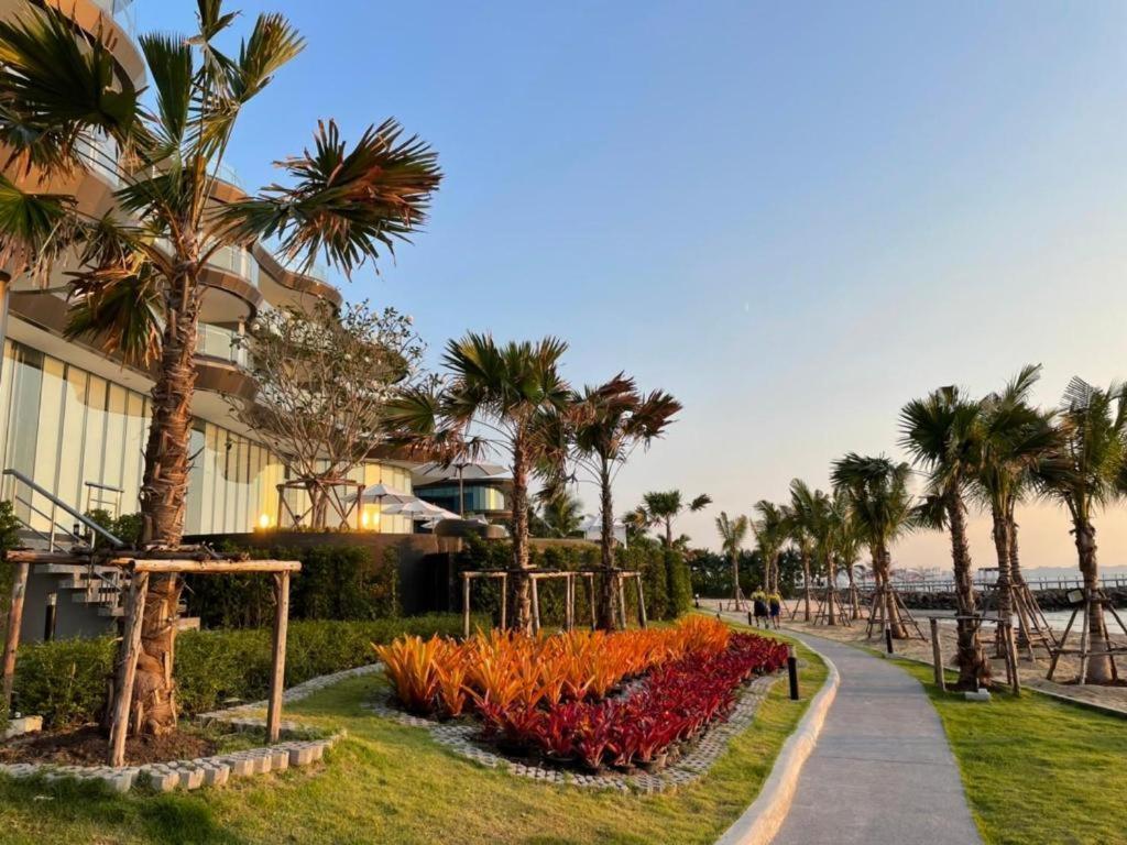 Symphony Of The Sea Hotel Bangsaen Eksteriør billede